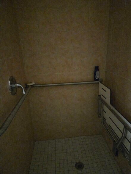 More Photos Of 6391 Corporate Park Cir, Fort Myers Light Distribution For Lease