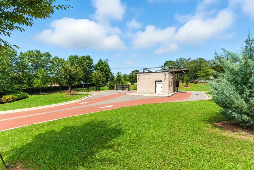 More Photos Of 4240 Hickory Flat Hwy, Canton Storefront For Sale