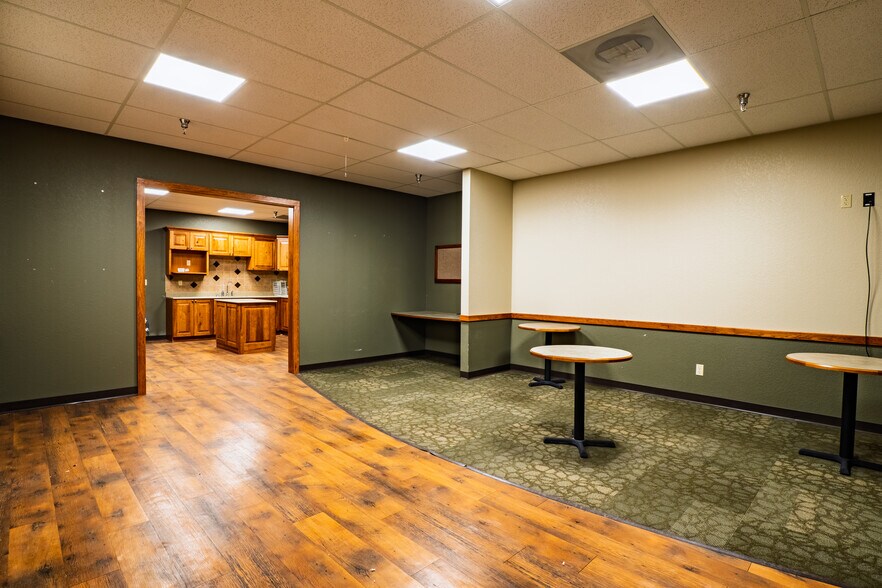 More Photos Of 1 Cabela Dr, Sidney Office For Lease