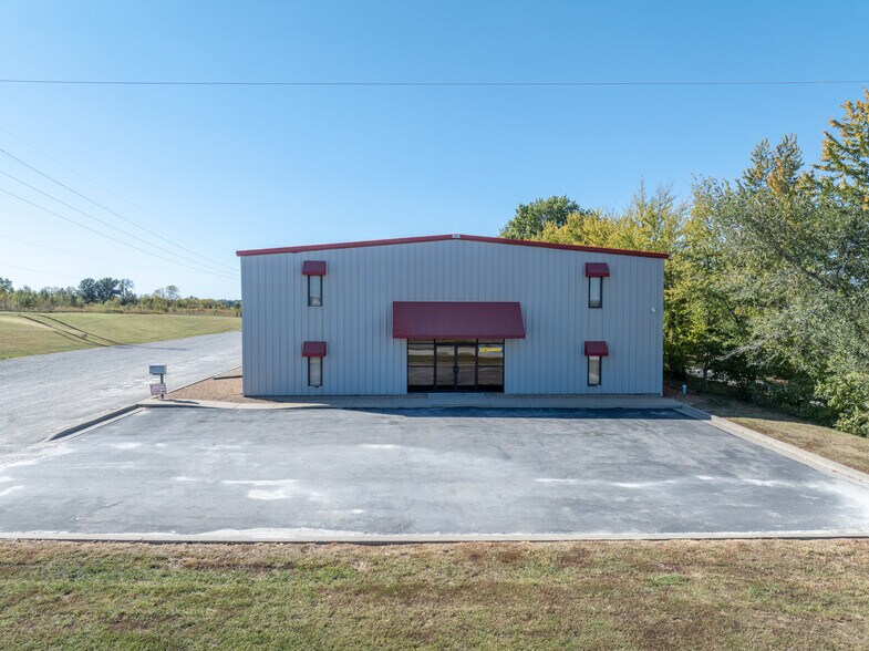 More Photos Of 22705 Highway 65, Sedalia Warehouse For Sale