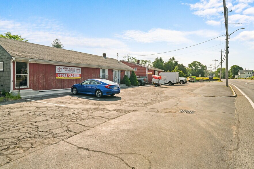 More Photos Of 2452 Gar Hwy, Swansea Industrial For Lease