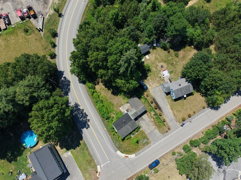 More Photos Of 22 A Old Rd, Plaistow Service For Sale