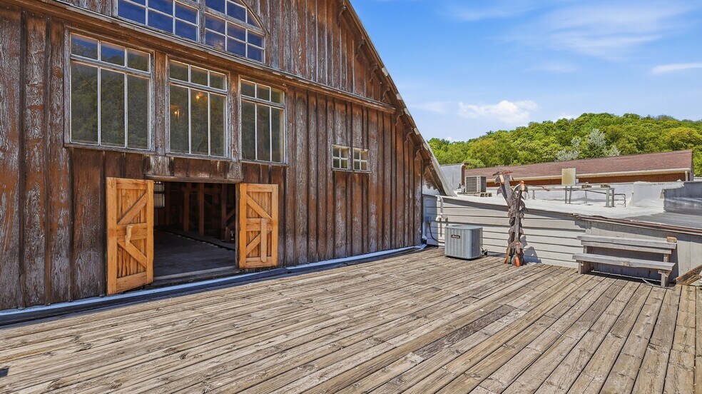 More Photos Of 196 S Main St, Potosi General Retail For Sale
