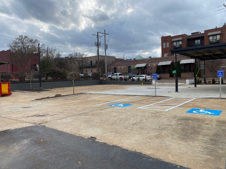 More Photos Of 2445 Highway 51, Hernando Restaurant For Lease