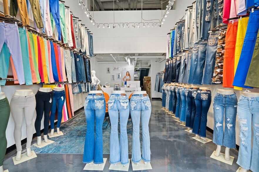 Primary Photo Of 747 E 10th St, Los Angeles General Retail For Sale