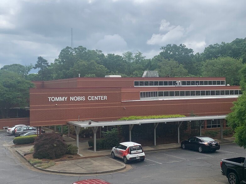 More Photos Of 1480 Bells Ferry Rd, Marietta Warehouse For Lease