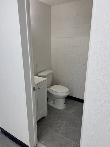 More Photos Of 1590 Foothill Dr, Boulder City Light Distribution For Sale