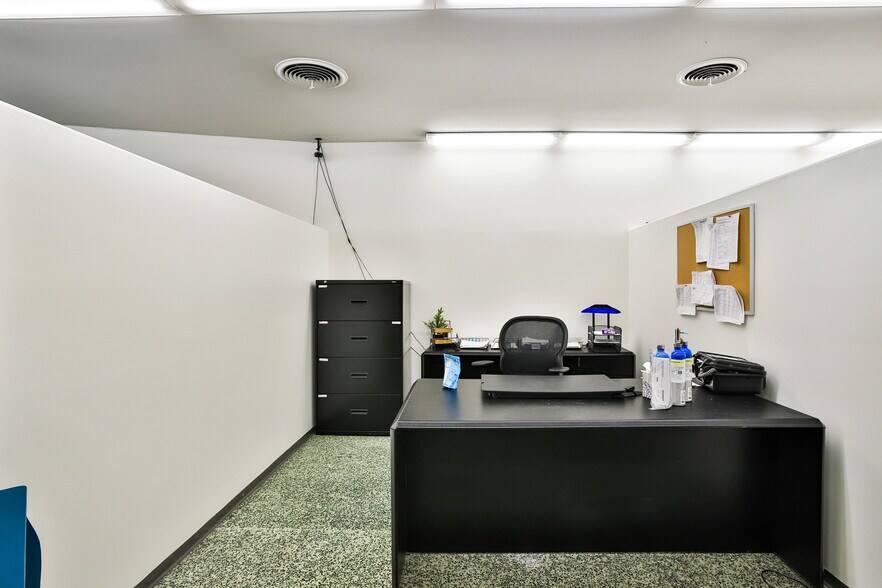 More Photos Of 8730 Big Bend Blvd, Webster Groves Office For Sale