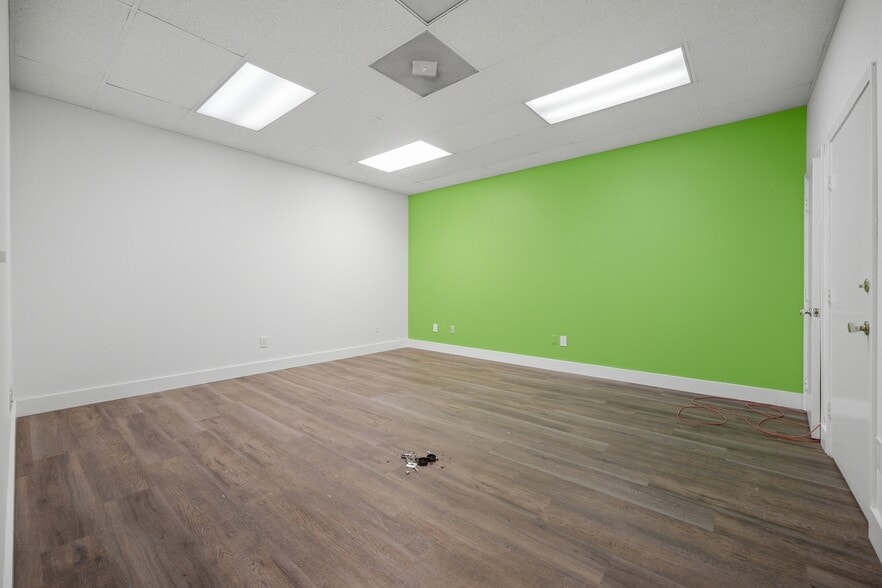 More Photos Of 2406-2410 Harper St, Jacksonville Warehouse For Lease