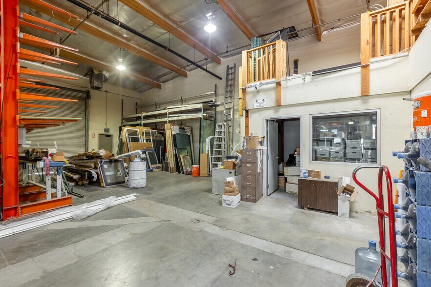 More Photos Of 608 E Rancho Vista Blvd, Palmdale Service For Sale