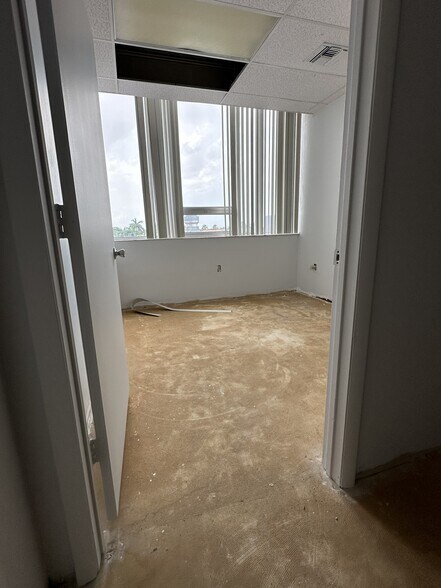 More Photos Of 2455 E Sunrise Blvd, Fort Lauderdale Loft Creative Space For Sale