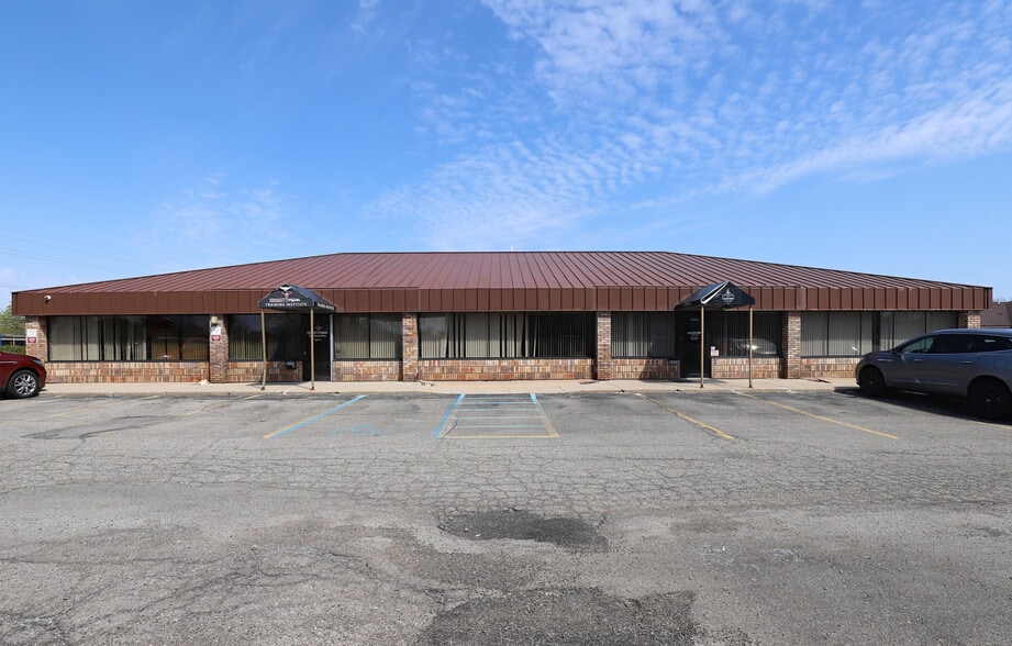 Primary Photo Of 2255 S Linden Rd, Flint Office For Sale
