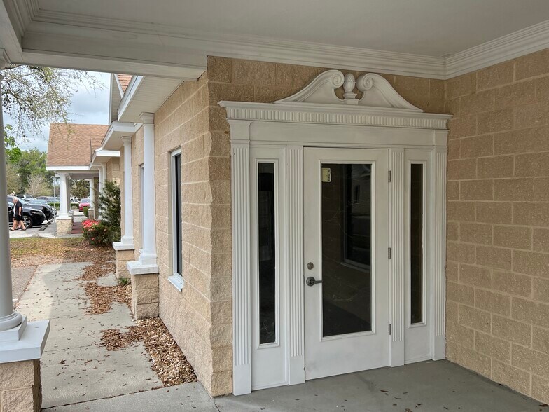 More Photos Of 533 Medical Oaks Ave, Brandon Office For Sale