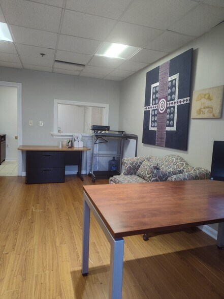 More Photos Of 50 S Pickett St, Alexandria Medical For Sale