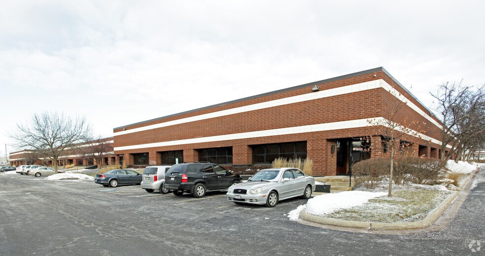 More Photos Of 960 Industrial Dr, Elmhurst Manufacturing For Lease