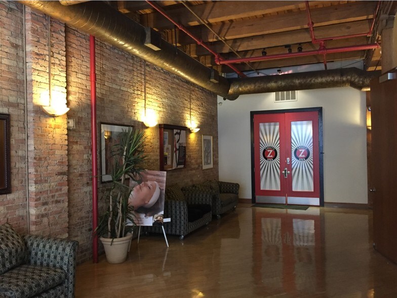 More Photos Of 401 W Ontario St, Chicago Loft Creative Space For Sale