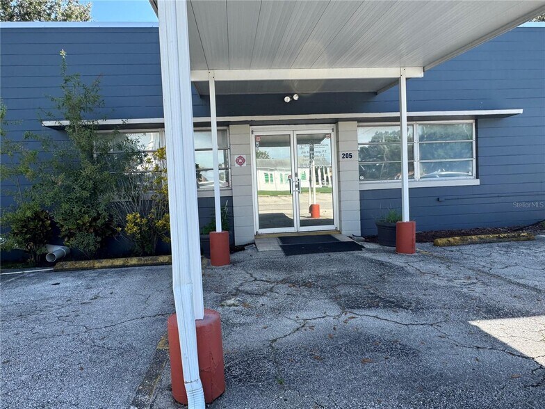 More Photos Of 205 N Scenic Hwy, Frostproof General Retail For Sale