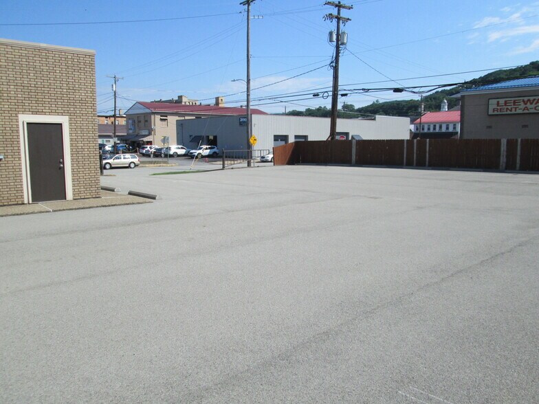 More Photos Of 200 S Water St, Kittanning Office For Sale