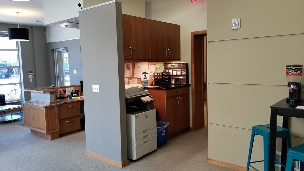 More Photos Of 6027 W Vliet St, Milwaukee Storefront Retail Office For Sale