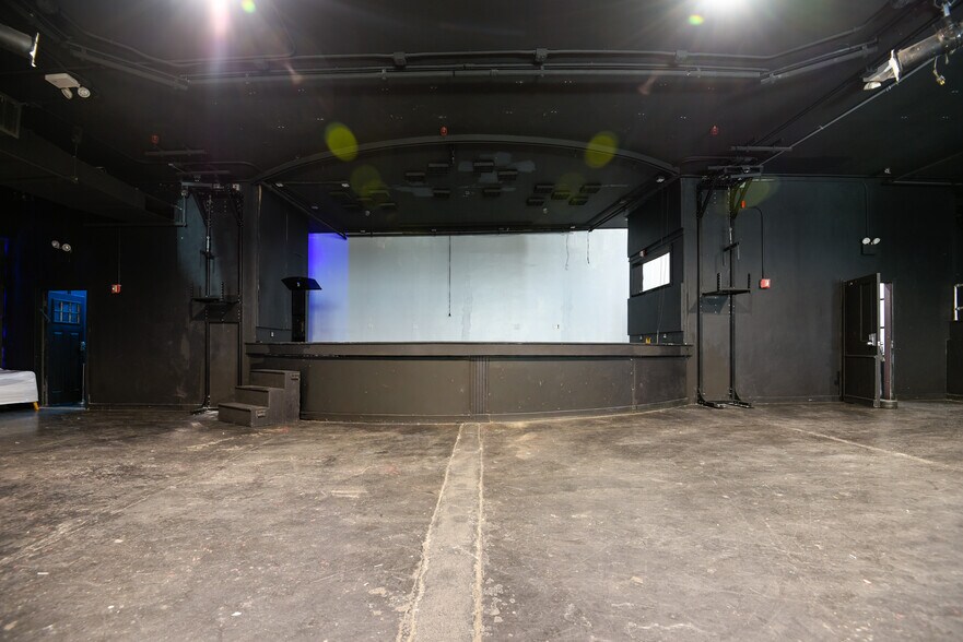 More Photos Of 361 Metropolitan Ave, Brooklyn General Retail For Lease