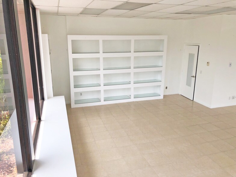 More Photos Of 2745 W Hillsboro Blvd, Deerfield Beach General Retail For Sale