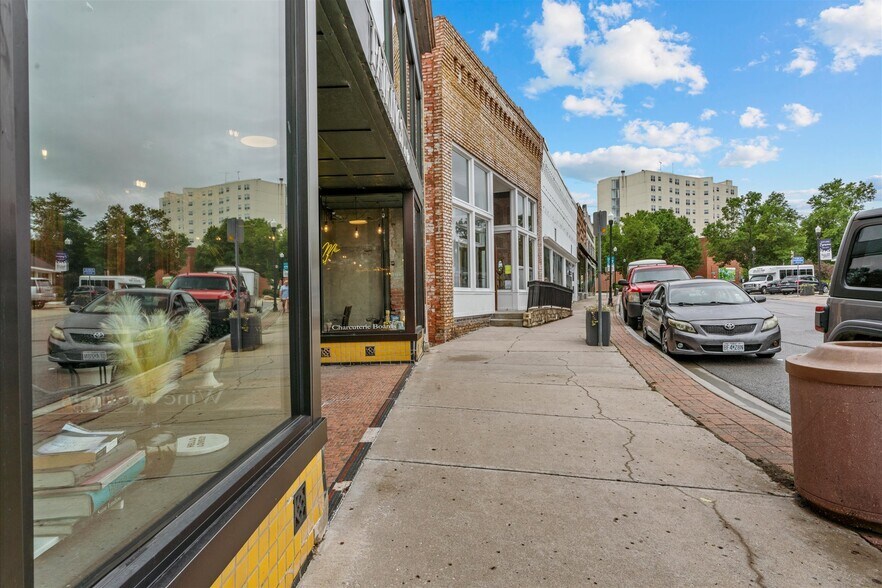 More Photos Of 415 S Thompson Ave, Excelsior Springs Bar For Sale