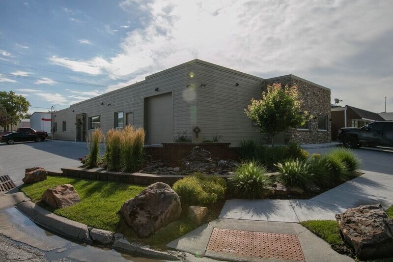 More Photos Of 4859 S 136th St, Omaha Auto Repair For Lease