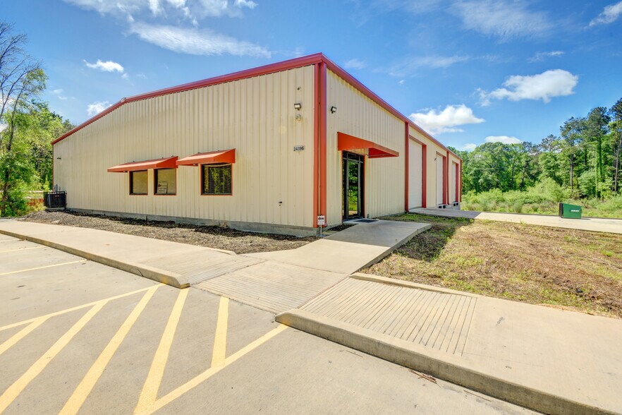 More Photos Of 24396 FM 2090 Rd, Splendora Light Distribution For Sale