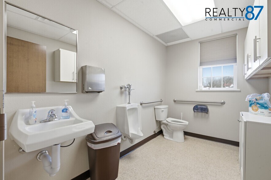 More Photos Of 4659 Highway 13, Central City Restaurant For Sale