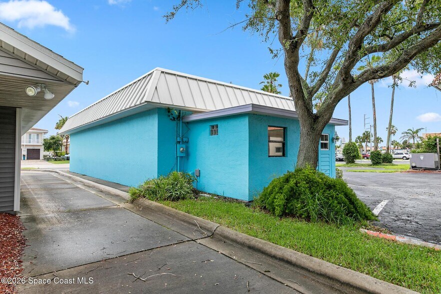 More Photos Of 405 Ocean Ave, Melbourne Beach General Retail For Sale