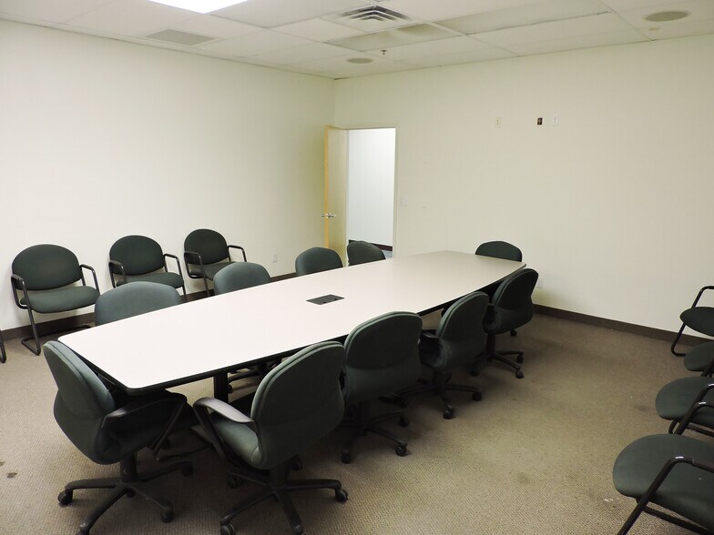 More Photos Of 500 S Willard St, Cottonwood Distribution For Lease