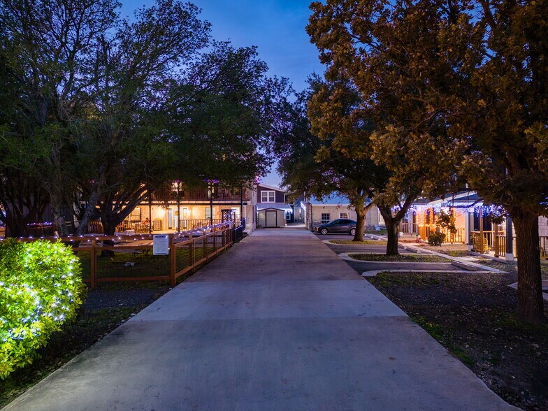 More Photos Of 20 Tate Ln, Round Rock Apartments For Sale