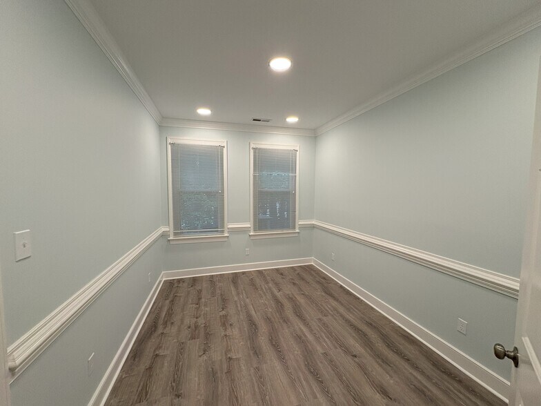 More Photos Of 162-170 Wind Chime Ct, Raleigh Office For Lease