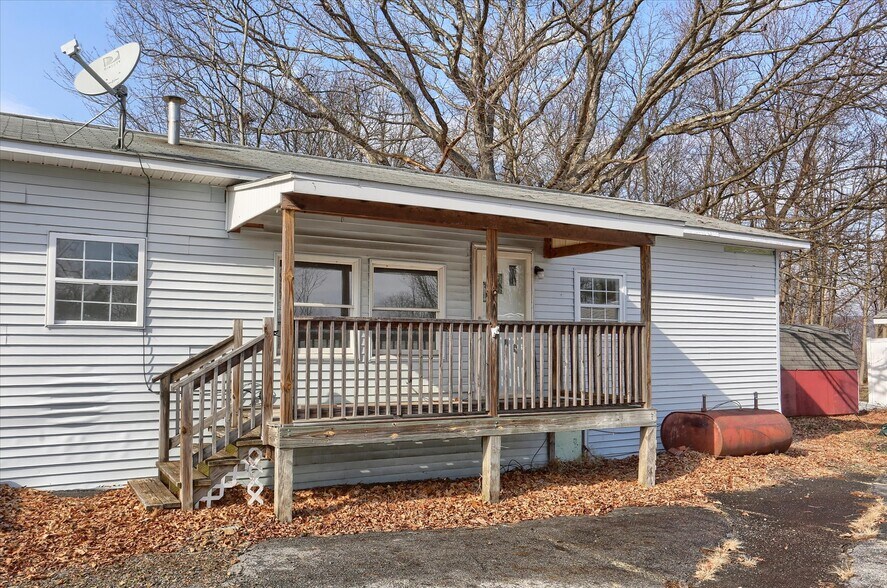More Photos Of 145 Chamberlaine Ave, Pottsville Flex For Sale
