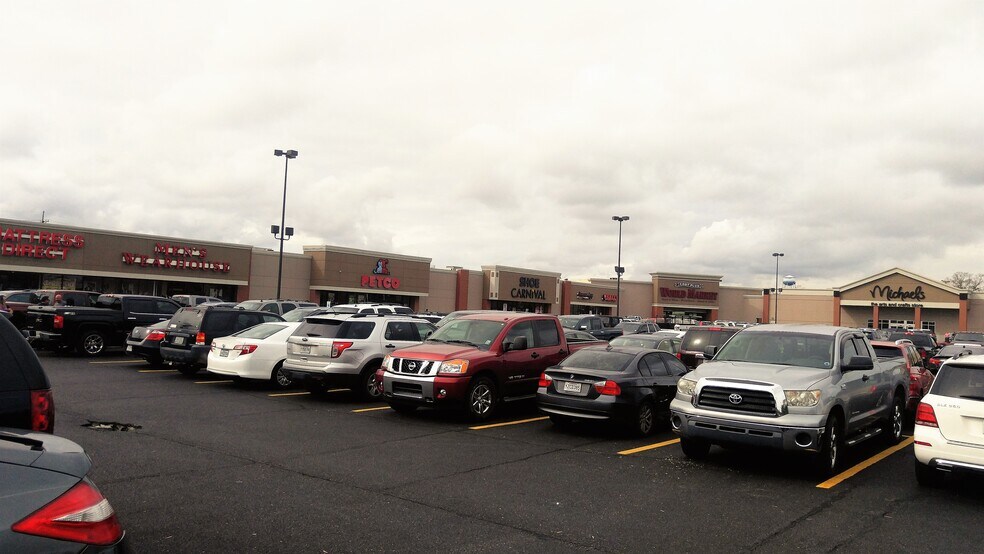 More Photos Of 1601 Westbank Expy, Harvey Unknown For Lease