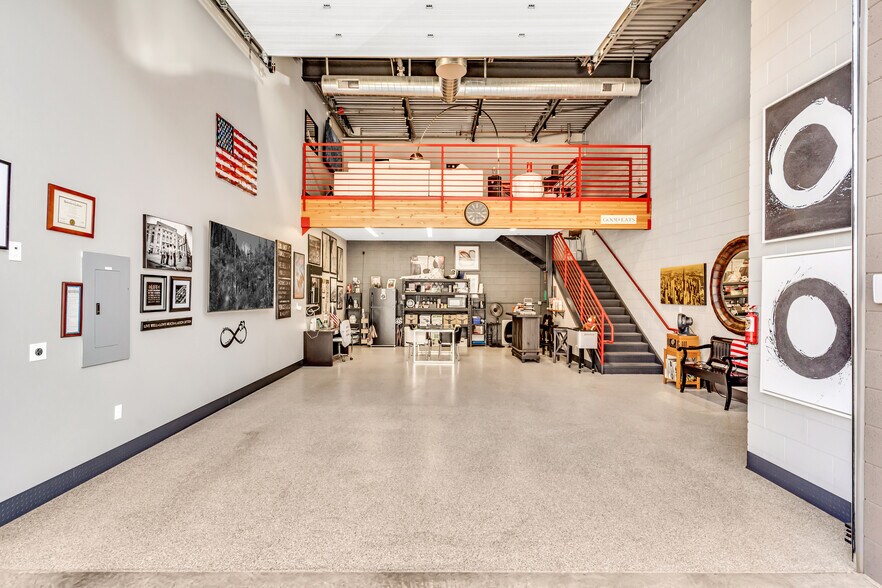 More Photos Of 15032 N 74th St, Scottsdale Showroom For Sale