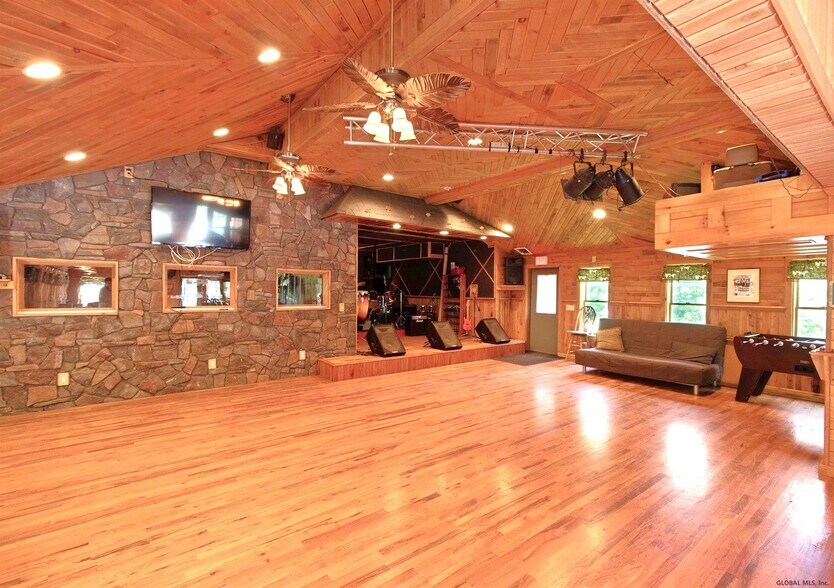 More Photos Of 218 NY-296, Windham Hotel For Sale