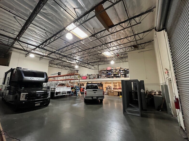 More Photos Of 8423 Rochester Ave, Rancho Cucamonga Warehouse For Lease