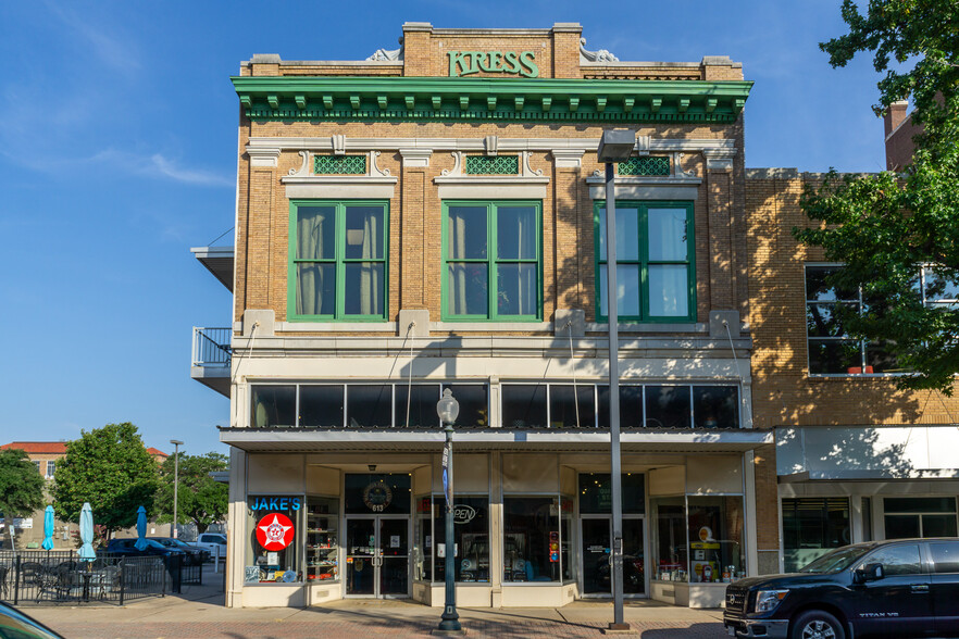 Primary Photo Of 613 Austin Ave, Waco Storefront Retail Office For Sale