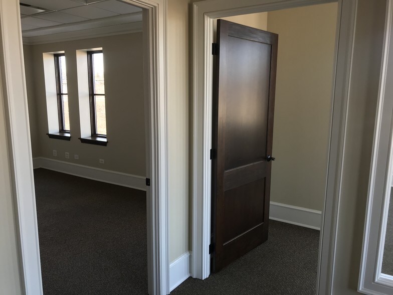 More Photos Of 1 Walker Ave, Clarendon Hills Office For Lease
