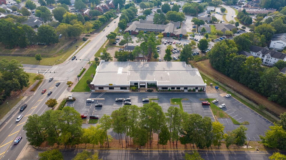 More Photos Of 724 Thimble Shoals Blvd, Newport News Office For Lease