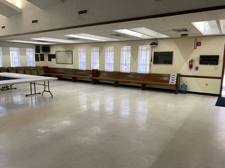 More Photos Of 856 Margaret St, Jacksonville Religious Facility For Sale