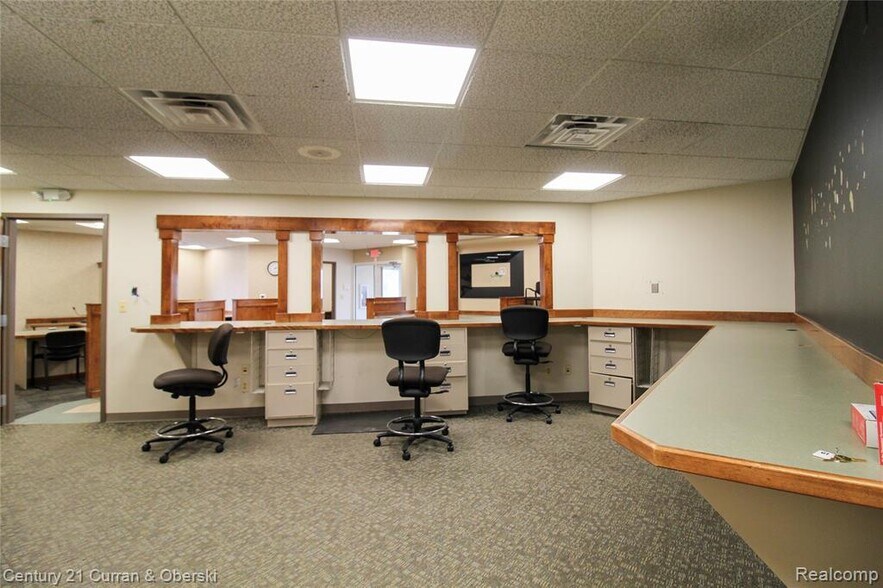 More Photos Of 29049 Joy Rd, Westland Bank For Lease