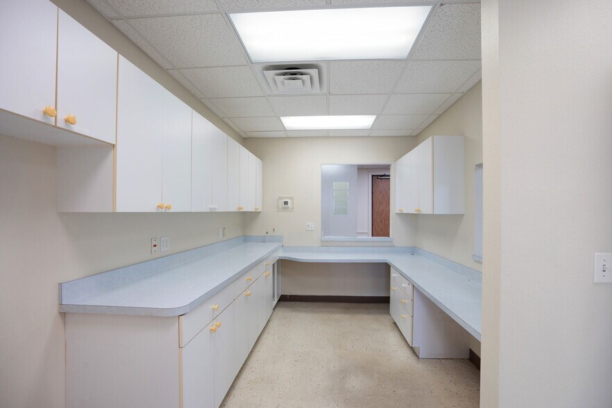 More Photos Of 400 S Tamiami Trl, Venice Medical For Sale
