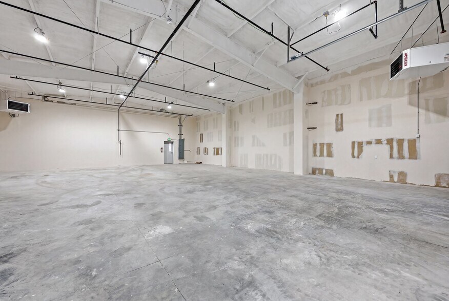 More Photos Of 5275 Adams St, Denver Warehouse For Lease