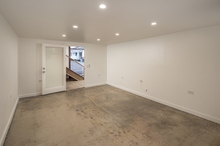More Photos Of 607 N Vulcan Ave, Encinitas Storefront For Lease