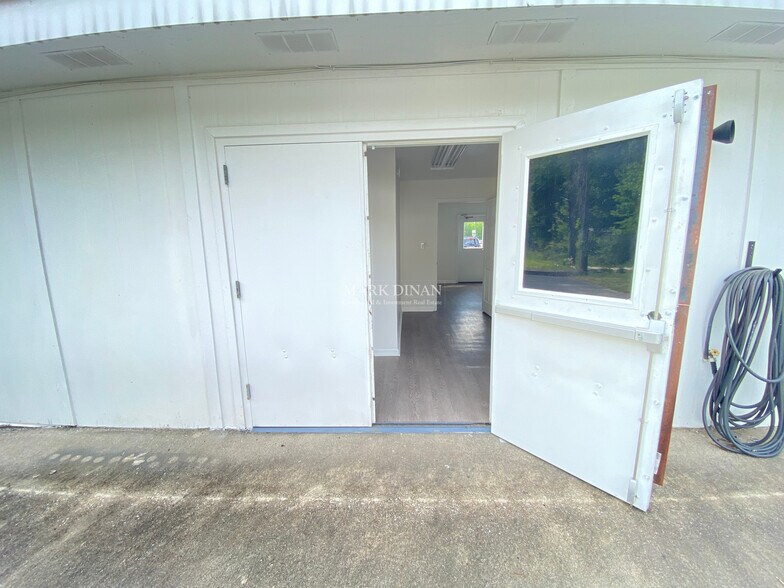 More Photos Of 1334 1st St N, Alabaster General Retail For Lease