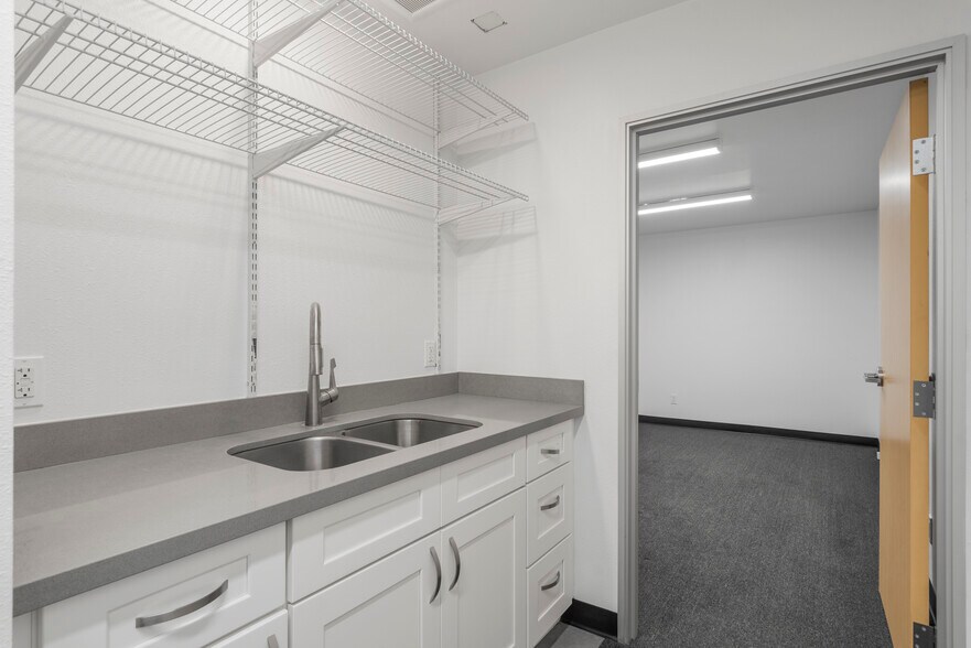 More Photos Of 2505 Amaral Ct, Hayward Warehouse For Sale