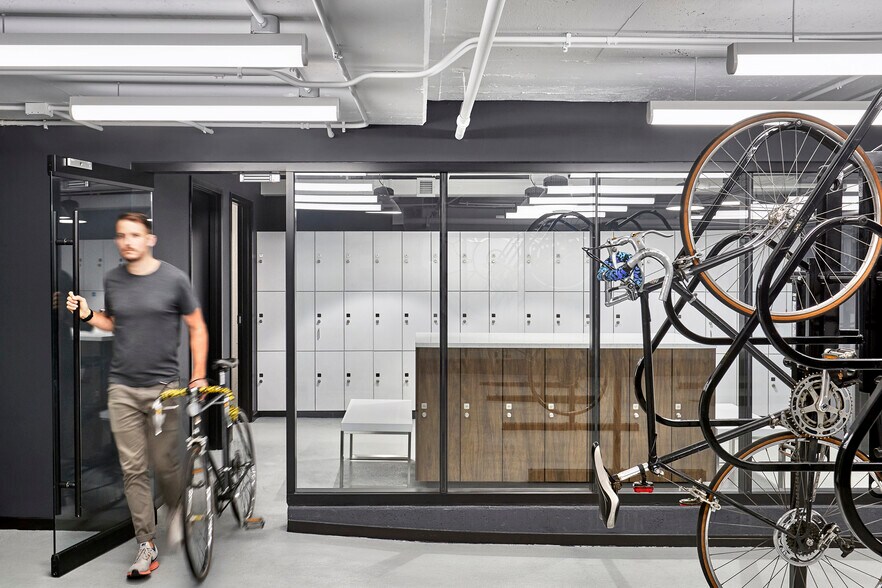 More Photos Of 1300 I St NW, Washington Office For Lease