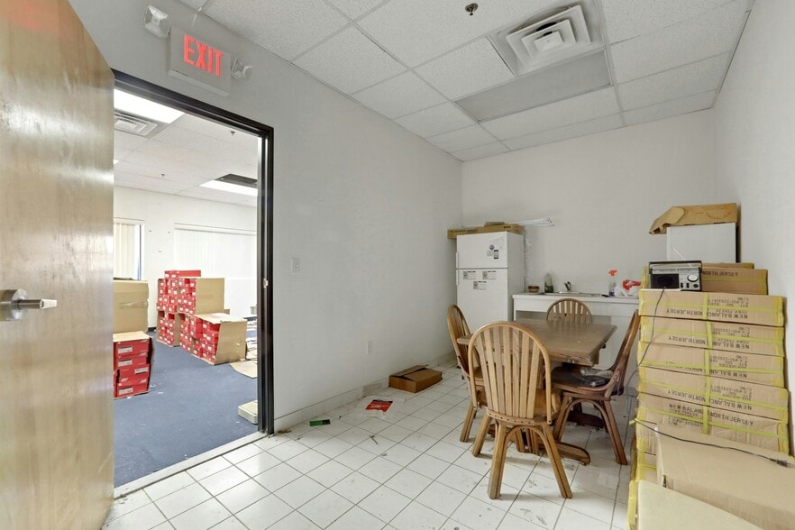 More Photos Of 160 Gregg St, Lodi Warehouse For Lease